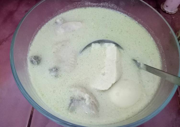 Opor ayam tahu telur