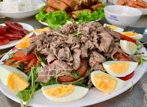 Hình của món Salad Rau Càng Cua Thịt Bò.