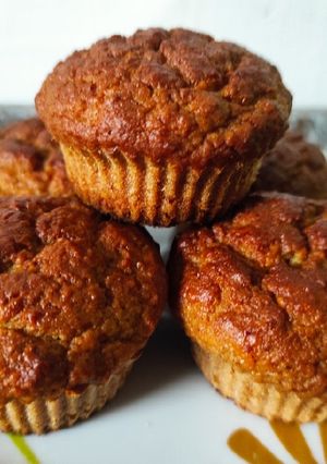 Una foto de Muffins de manzana, avena y canela (sin harina y sin azúcar)