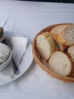 Una foto de Pan con alioli! Lo que no puede faltar en mi comida
