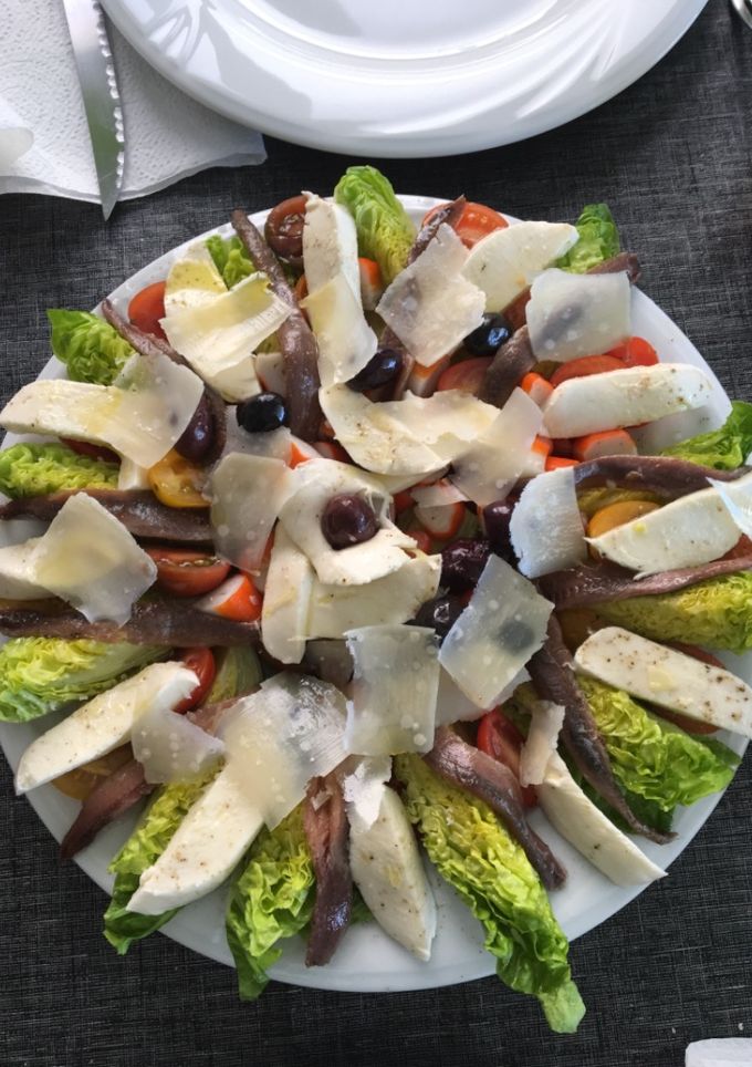 Una foto de Ensalada 🥗 muy fresca para después de Navidad 🎄