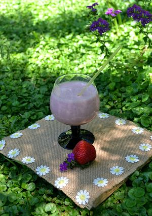 Una foto de Batido de yogur y fruta💋