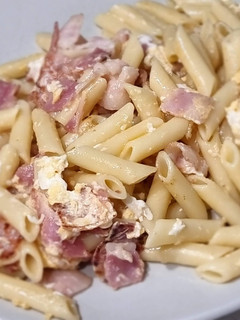Una foto de Macarrones con bacon (Nota 8)