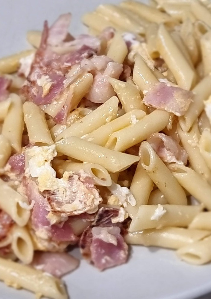 Una foto de Macarrones con bacon (Nota 8)