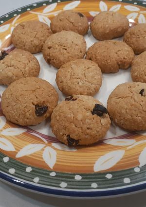 ઓટ્સ બિસ્કિટ (Oats Biscuit Recipe in Gujarati) રેસીપી મુખ્ય ફોટો