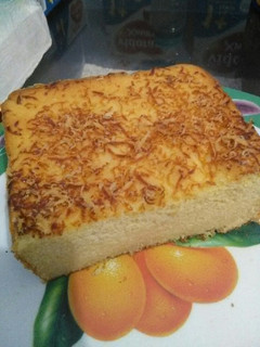 Foto resep Bolu tape tabur keju (putih telur) #pr_tapedeeh