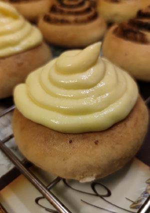 Csokis fahéjas csiga vanília pudinggal recept fotója