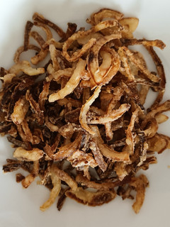 A picture of Crispy onion topping.
