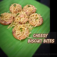 A picture of Cheesy biscuit bites.