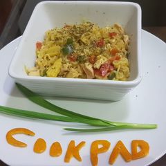 A picture of Chicken vegetable Maggi.