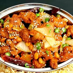 A picture of Kung Pao Chicken.