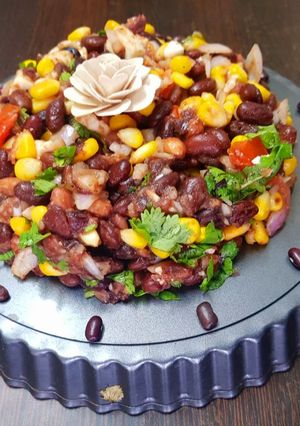 A picture of Mexican salad.