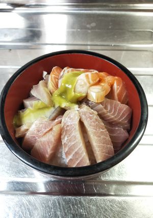 A picture of KaZ_sashimi donbuli.