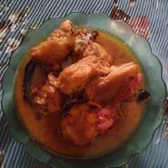 A picture of Semur ayam nyimpel.