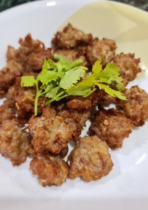 รูปของ หมูก้อนทอด