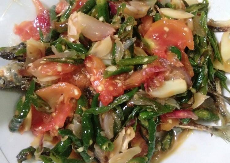 Langkah memasak Dencis sambal iris yang Bikin Ngiler