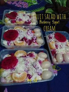 Foto resep Fruit Salad With Blueberry Yogurt Cream