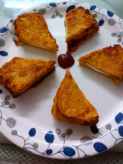 पनीर ब्रेड पकौड़ा (paneer bread pakoda recipe in Hindi) रेसिपी मुख्य फोटो