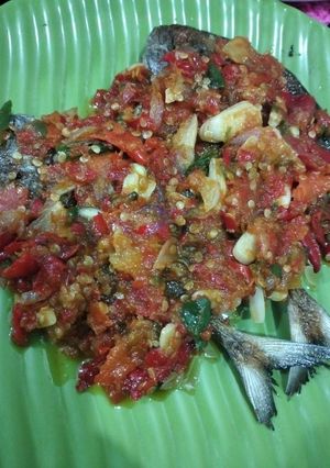 Foto resep Ikan Bawal Sambel Pecak ala Umma Kalila