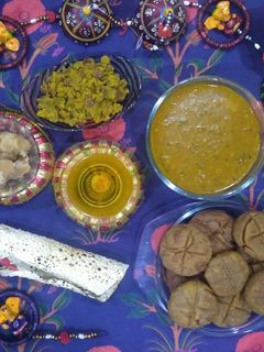 દાલ બાટી(dal bati recipe in gujarati) રેસીપી મુખ્ય ફોટો