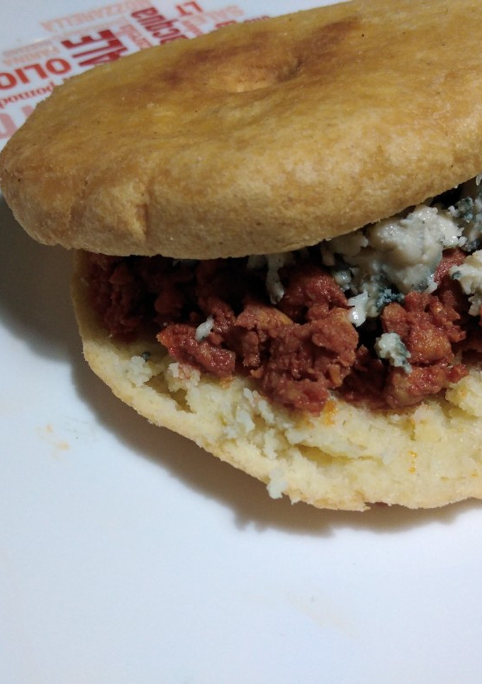 Una foto de Arepa rellena a la asturiana