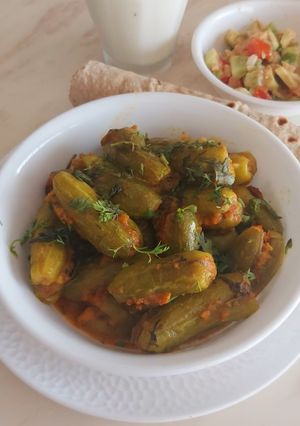 ટીંડોળા નું ભરેલું શાક(Bharela Tindora nu Shak recipe in Gujarati) રેસીપી મુખ્ય ફોટો