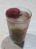 Té helado de fresas y miel