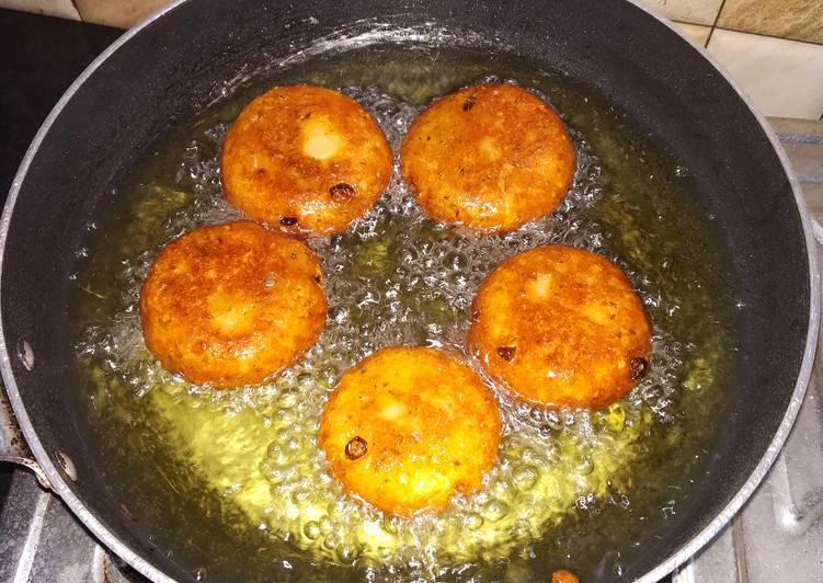 Crispy aloo tikki