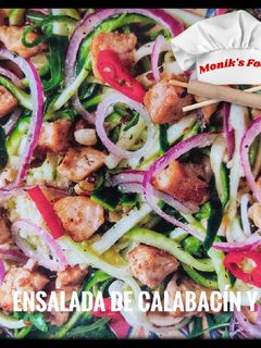 Una foto de Ensalada de Calabacín y Pollo