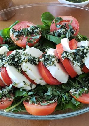 Foto de Salada caprese leve com rúcula