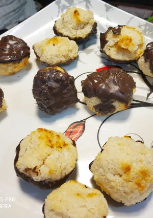 A picture of Coconut Macaroons.