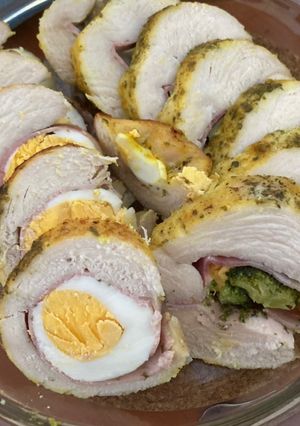 Töltött csirkemell rolád recept fotója