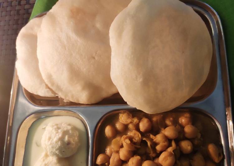 Bhature with yeast