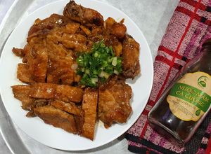 Hình của món Sườn ram mắm cà cuống.