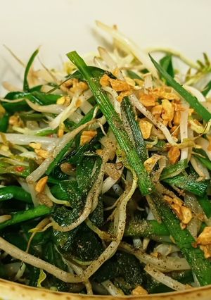 Hình của món Giá xào hẹ.