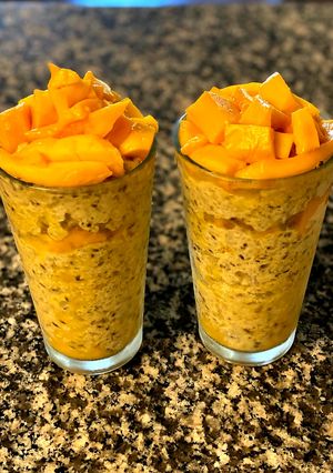 ઓટ્સ એન્ડ મેગો પુડીંગ (Oats Mango Pudding Recipe In Gujarati) રેસીપી મુખ્ય ફોટો