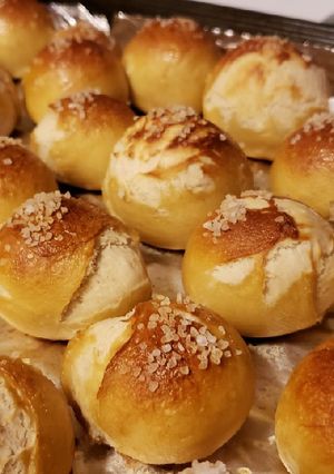 A picture of Pretzel Bites.