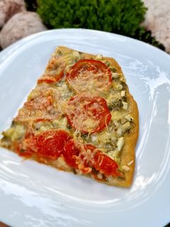 Spárgás, paradicsomos pizza! VEGÁN recept fotója