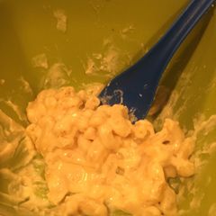 A picture of Macaroni & Cheese.