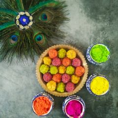 A picture of Coconut Ladoo without added colour.