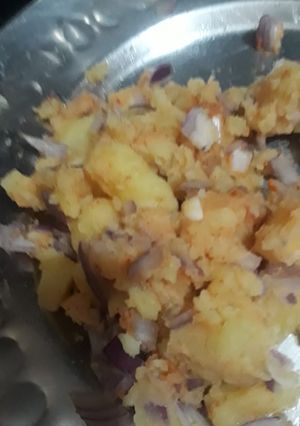 A picture of Potato masala stuffing.