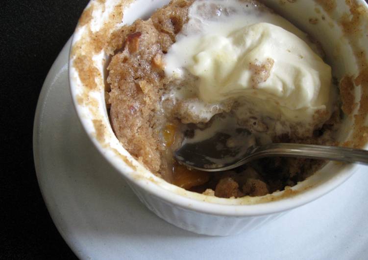 Super Easy Peach Cobbler