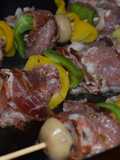 Brochetas de bondiola y champiñones