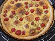 Une photo de tarte tomate cerise