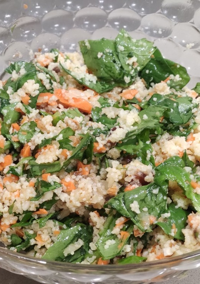 Una foto de Ensalada de cuscús con dátiles