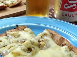Una foto de Figazza integral con queso dambo