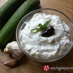 A picture of Tzatziki.