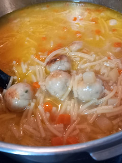 Una foto de 249. Sopa con albondiguillas de pollo