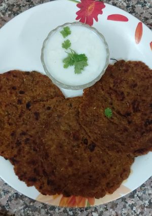 ખીચડી ના થેપલા (Khichdi Thepla Recipe In Gujarati) રેસીપી મુખ્ય ફોટો