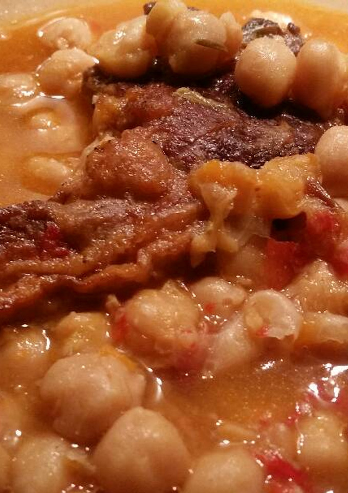 Una foto de Garbanzos con cordero